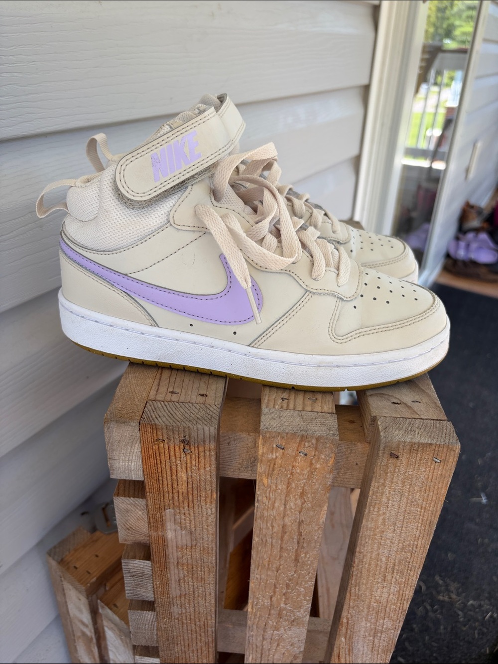 Nike Kids High-Top Sneakers in Cream with Lilac Swoosh